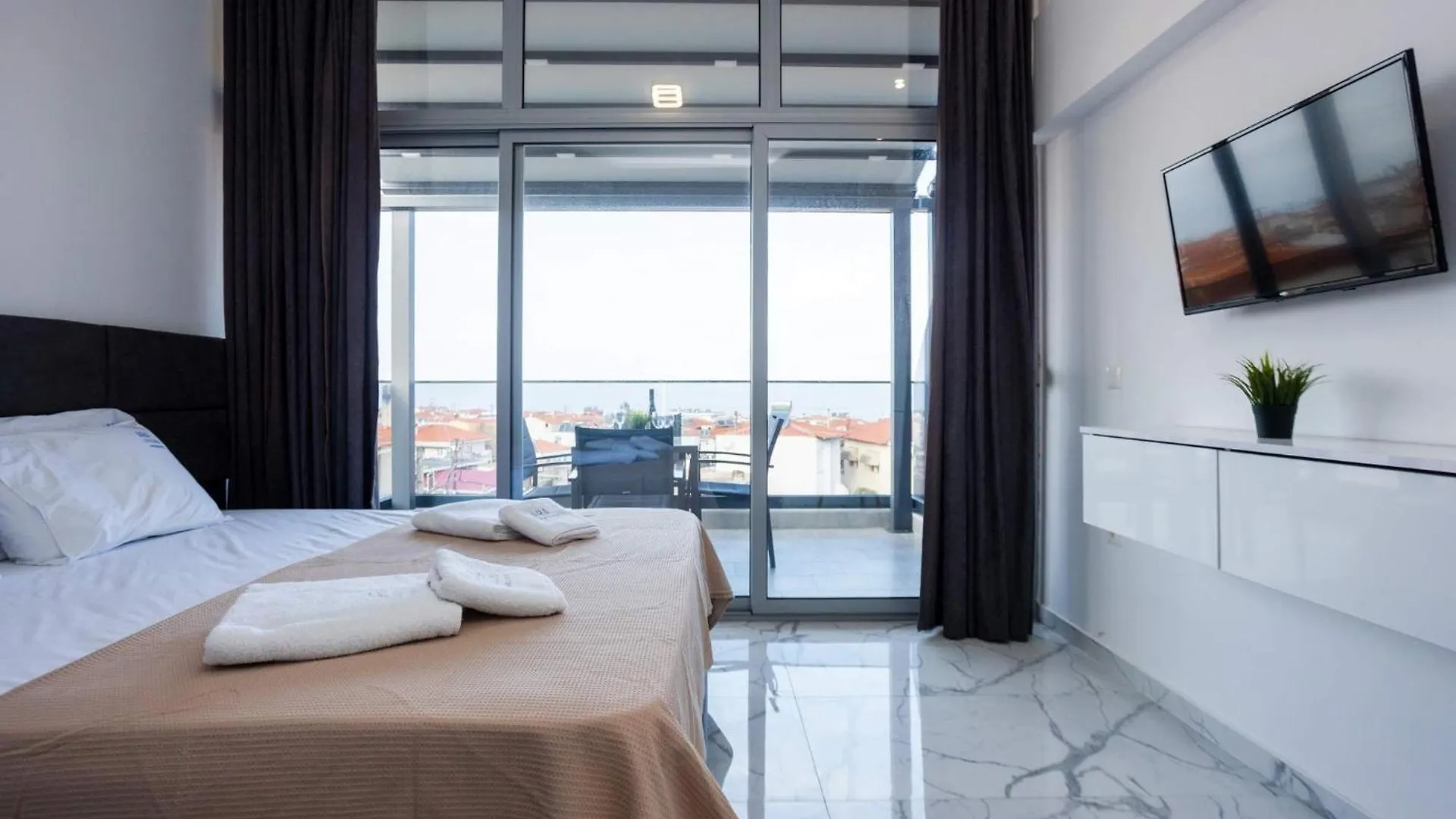 Avgerinos Apartments Polychrono
