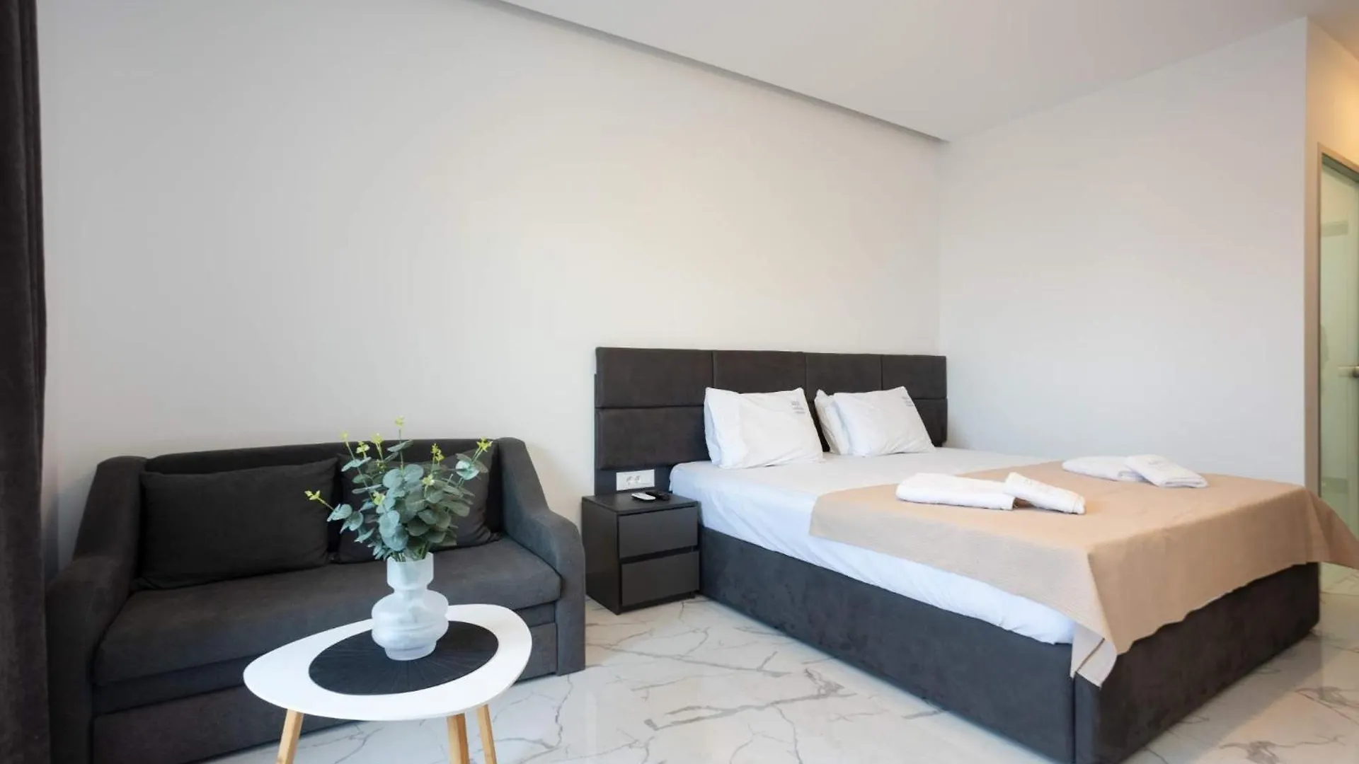 Avgerinos Apartments Polychrono 0*,  Greece