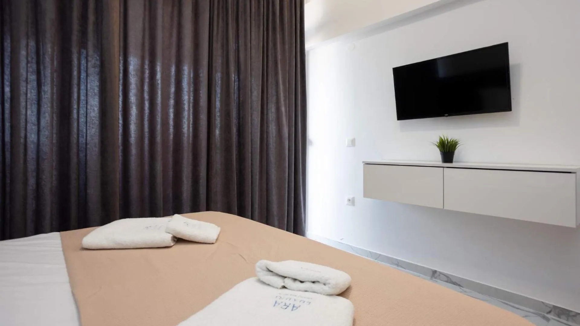 Avgerinos Apartments Polychrono Greece