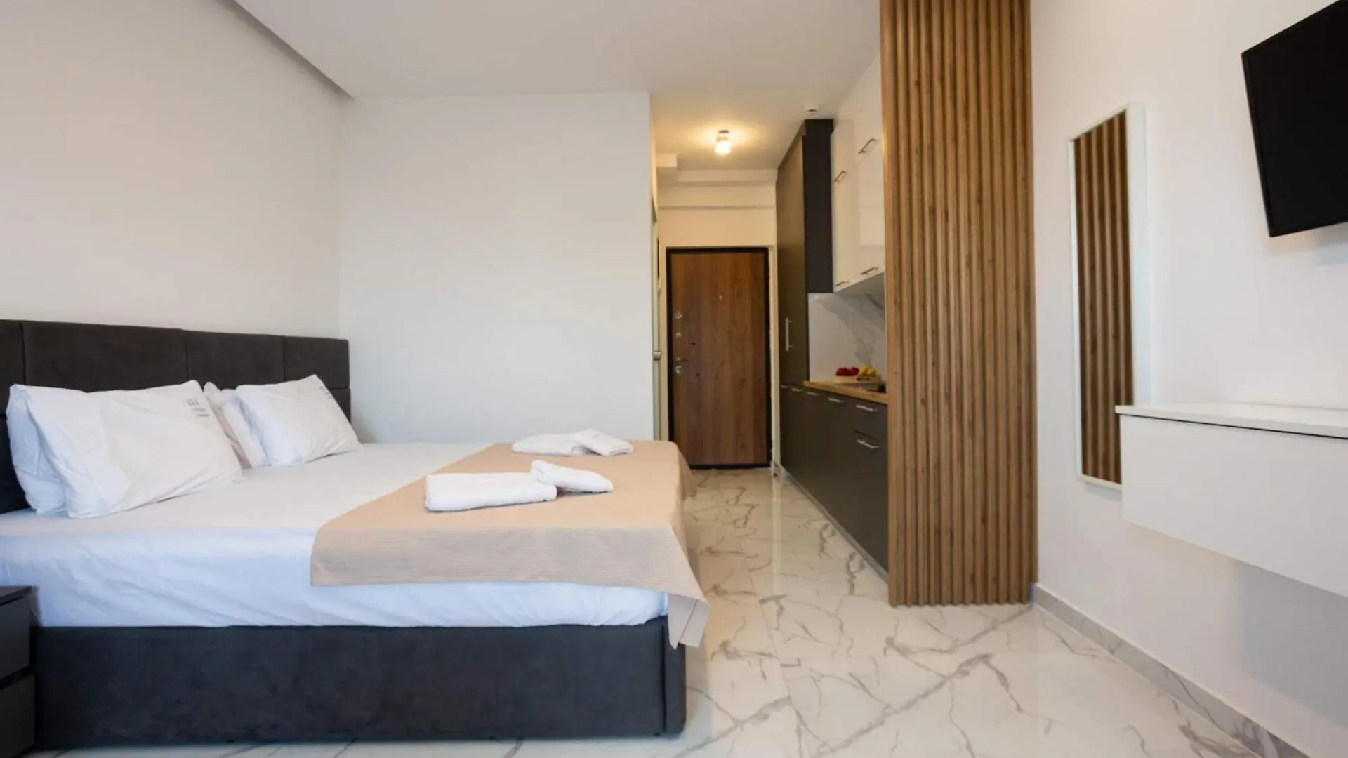 Avgerinos Apartments Polychrono